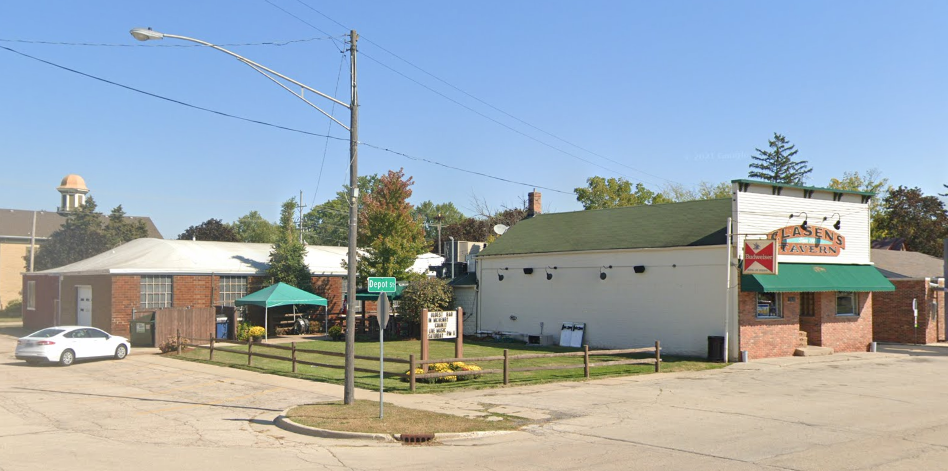 Outside Shot of CLAUSENS